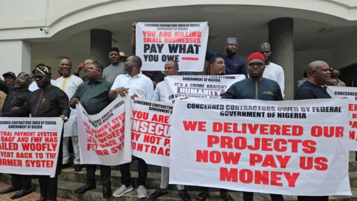 Nigerian Contractors Protesting