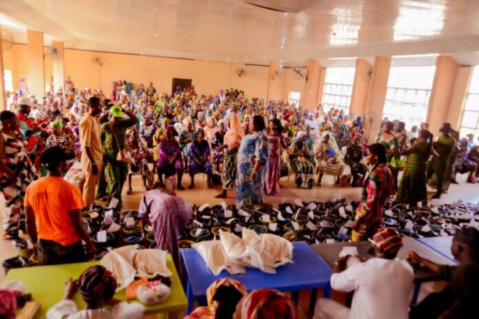 Seun Osamaye Empowering Widows Ondo