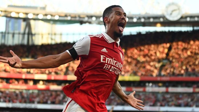 Arsenal Players Celebrating A Goal