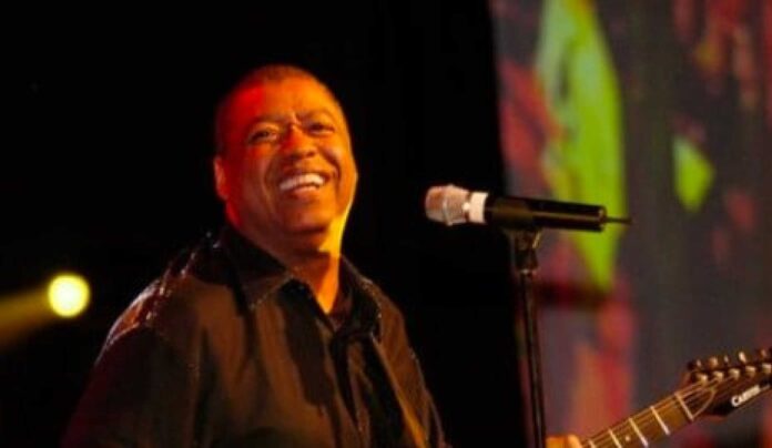 Ron Kenoly American Gospel Singer