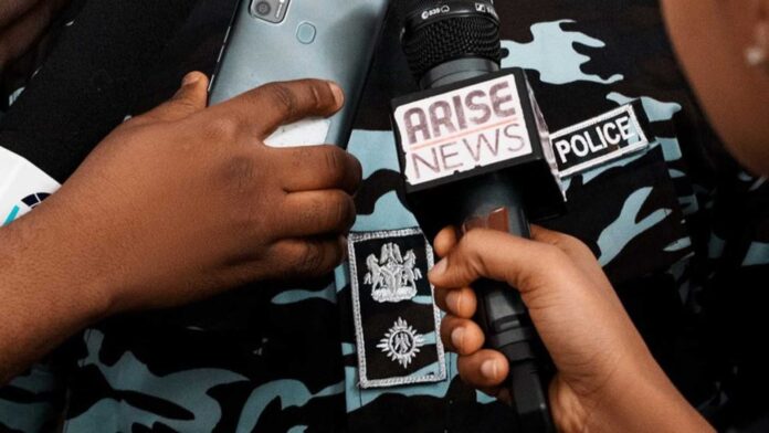 Aig Decorating Nigerian Police Officers Ceremony