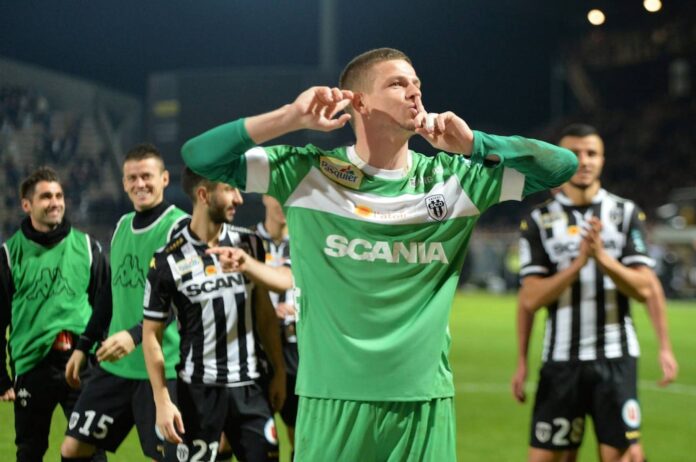 Angers Vs Psg Ligue 1 Match