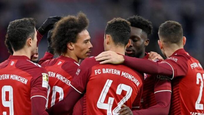 Bayern Munich Players Celebrating Bundesliga Goal Record