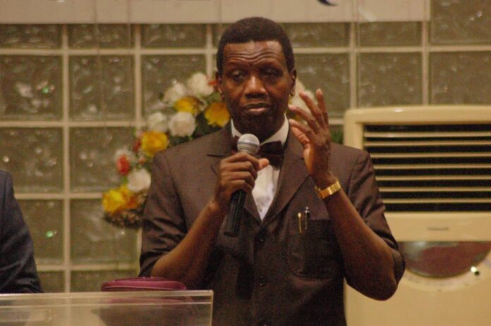 Pastor Enoch Adeboye Praying At Rccg Altar