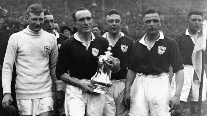 Southampton Players Celebrating Fa Cup Win Over Arsenal