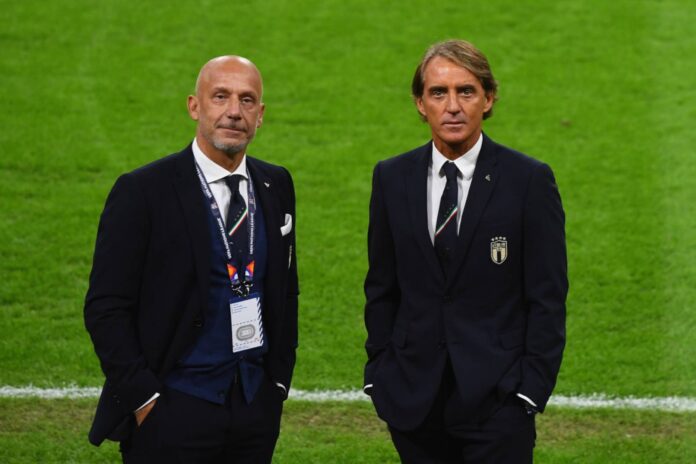 Vissel Kobe Coach Michael Skibbe And Al Sadd Manager Roberto Mancini